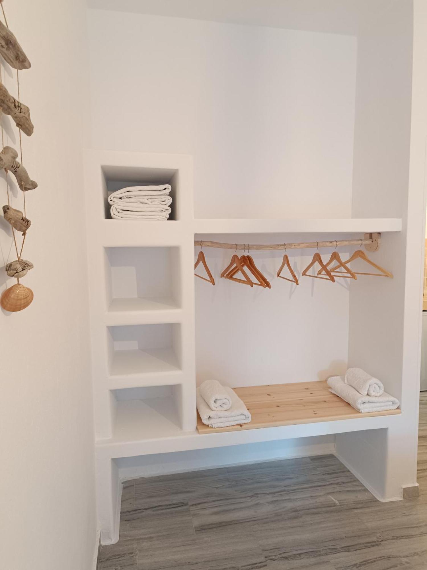 Athina Studio Apartments Kerveli Habitación foto
