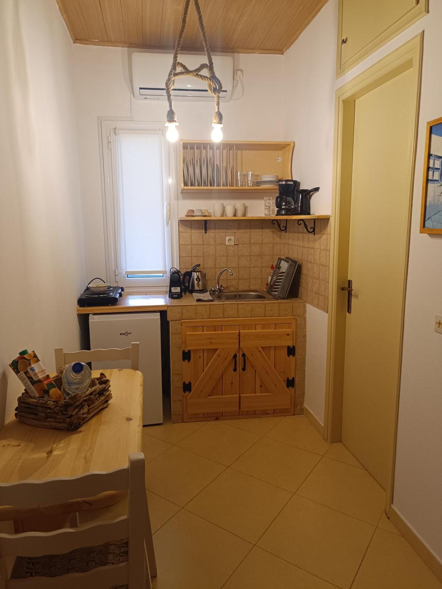 Athina Studio Apartments Kerveli Habitación foto