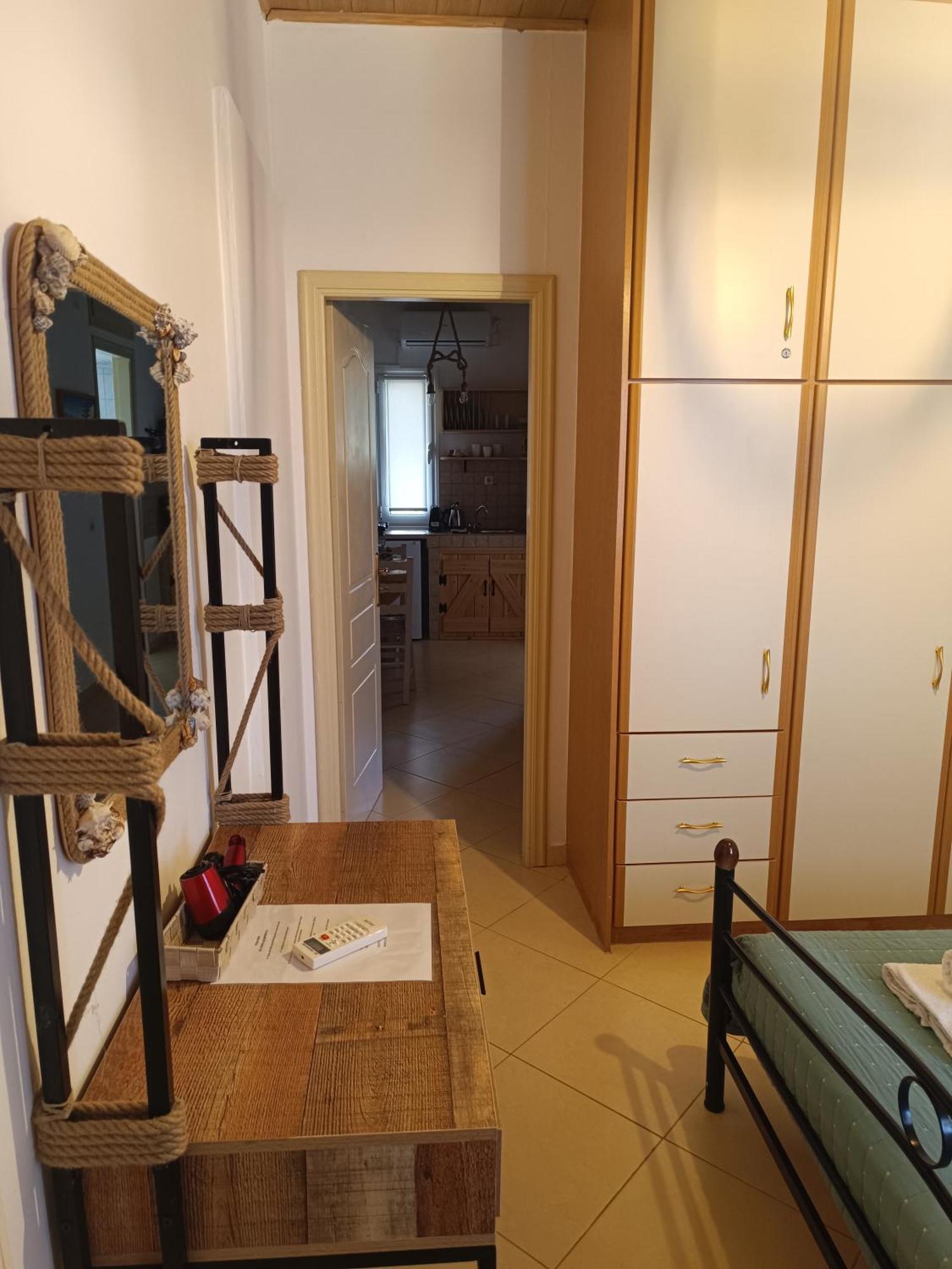 Athina Studio Apartments Kerveli Habitación foto